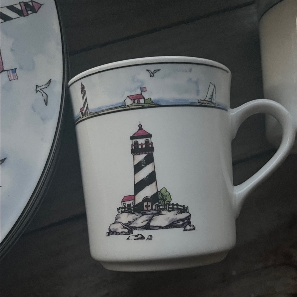 Lighthouse Design Dinnerware Set - Picture 4 of 9